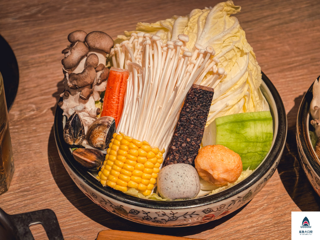 湯棧菜單,湯棧中清店,湯棧,麻油雞火鍋,沙茶火鍋,燒酒雞火鍋,昆布火鍋,台中火鍋 @鯊魚大口咬