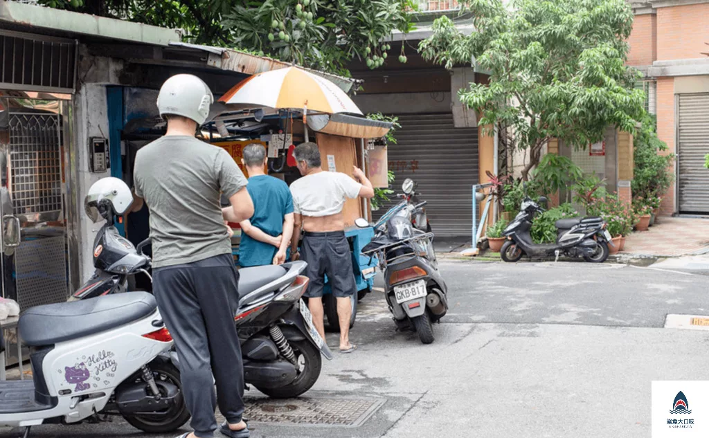 三重小吃,菜寮站美食,三重臭豆腐,田中臭豆腐菜單,田中臭豆腐,田中臭豆腐營業時間,三重美食 @鯊魚大口咬