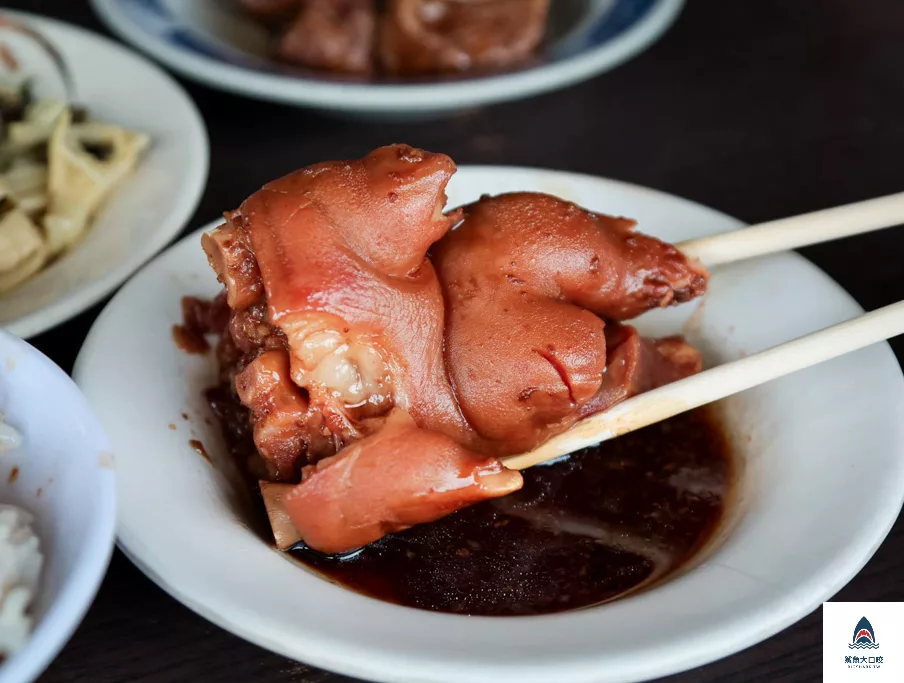 30年老店溪湖美食地圖,溪湖美食,溪湖阿讚豬腳爌肉飯,溪湖阿讚溪湖爌肉飯 @鯊魚大口咬