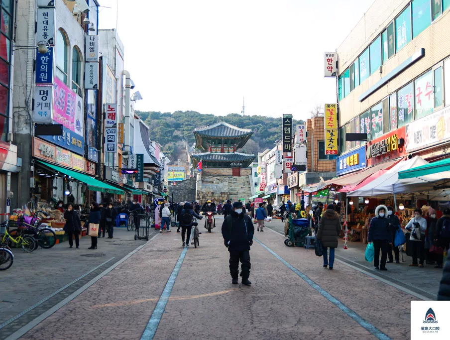 水原八達門,首爾近郊景點,水原八達門市場,水原池洞市場,水原美食,水原南門市場,水原景點 @鯊魚大口咬