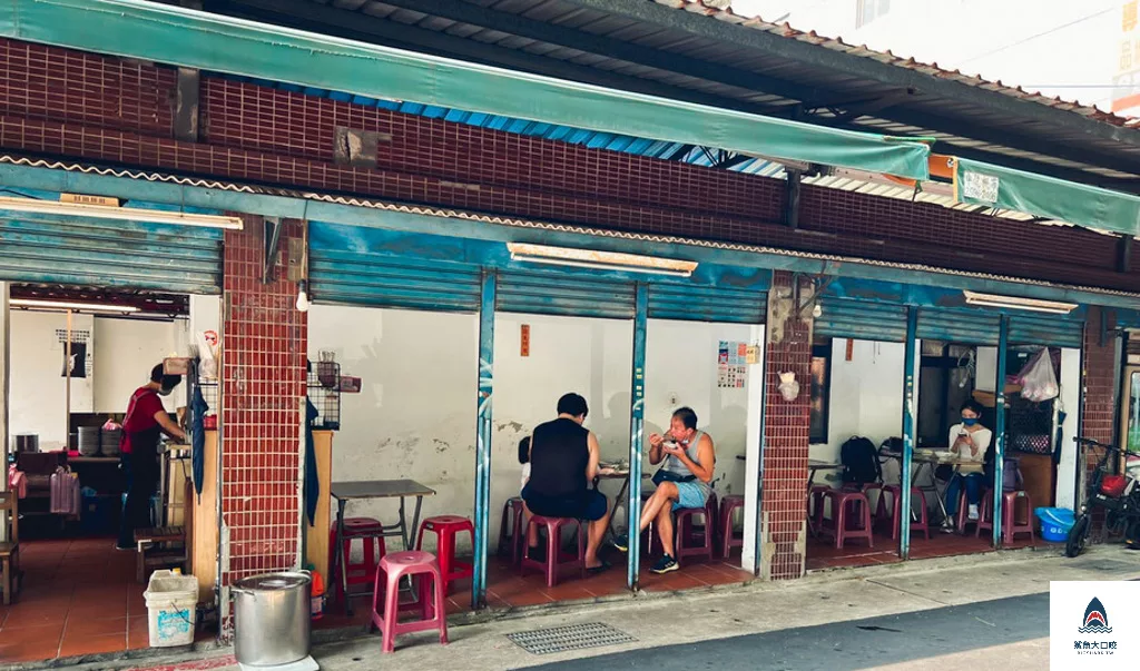 灶頂原汁排骨湯高麗菜飯,灶頂原汁排骨湯高麗菜飯菜單 @鯊魚大口咬