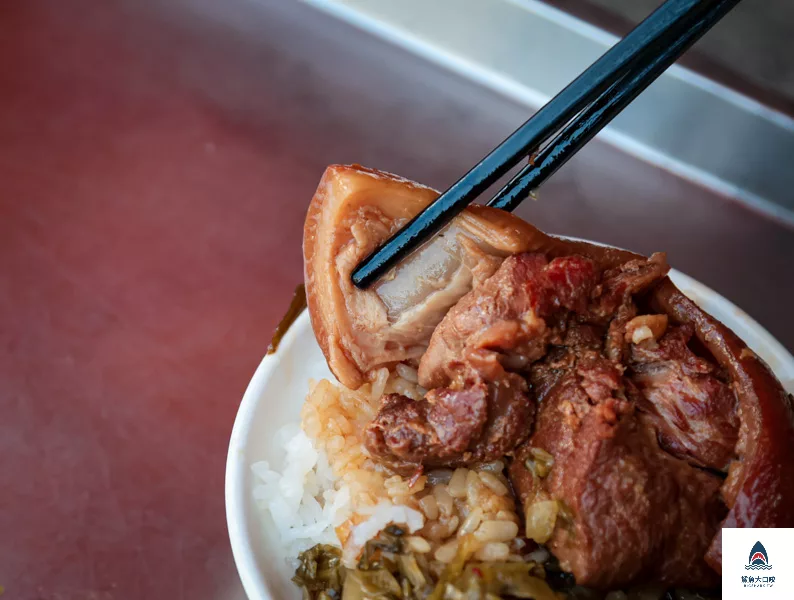 台中小吃,台中爌肉飯,台中米其林推薦,台中腿庫飯,陳明統爌肉飯,台中美食 @鯊魚大口咬 台中小吃,台中爌肉飯,台中米其林推薦,台中腿庫飯,陳明統爌肉飯,台中美食 @鯊魚大口咬