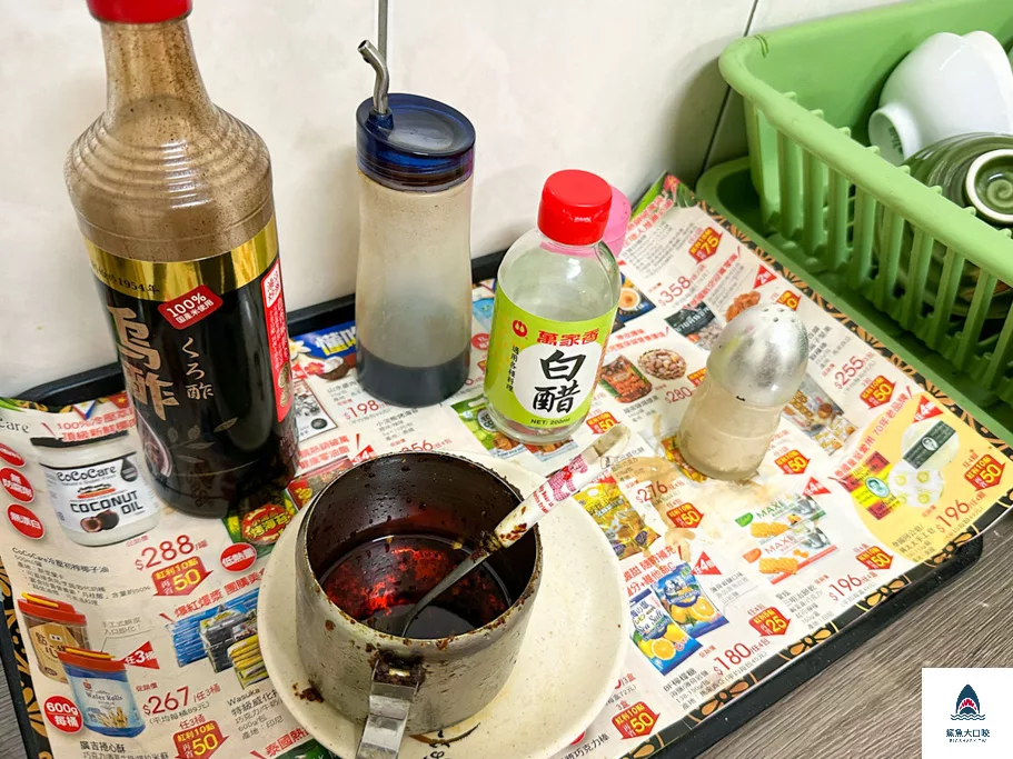 台中家庭聚餐,桃姐廚房菜單,桃姐廚房煎餃,桃姐廚房,台中小吃,台中公司聚餐,台中美食景點,台中大里美食,台中麵店,台中煎餃,台中合菜餐廳 @鯊魚大口咬