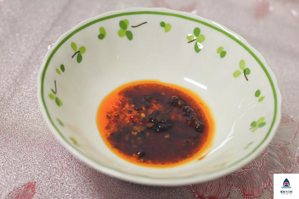 台中家庭聚餐,桃姐廚房菜單,桃姐廚房煎餃,桃姐廚房,台中小吃,台中公司聚餐,台中美食景點,台中大里美食,台中麵店,台中煎餃,台中合菜餐廳 @鯊魚大口咬