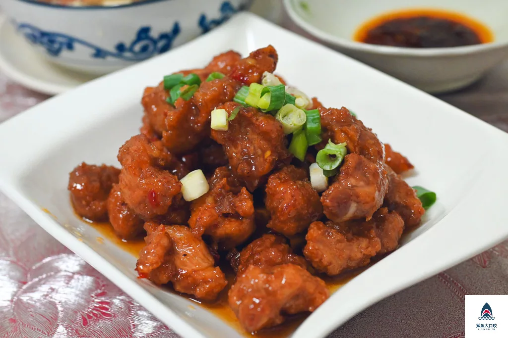 台中家庭聚餐,桃姐廚房菜單,桃姐廚房煎餃,桃姐廚房,台中小吃,台中公司聚餐,台中美食景點,台中大里美食,台中麵店,台中煎餃,台中合菜餐廳 @鯊魚大口咬
