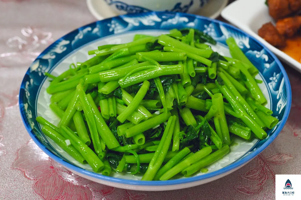 台中家庭聚餐,桃姐廚房菜單,桃姐廚房煎餃,桃姐廚房,台中小吃,台中公司聚餐,台中美食景點,台中大里美食,台中麵店,台中煎餃,台中合菜餐廳 @鯊魚大口咬