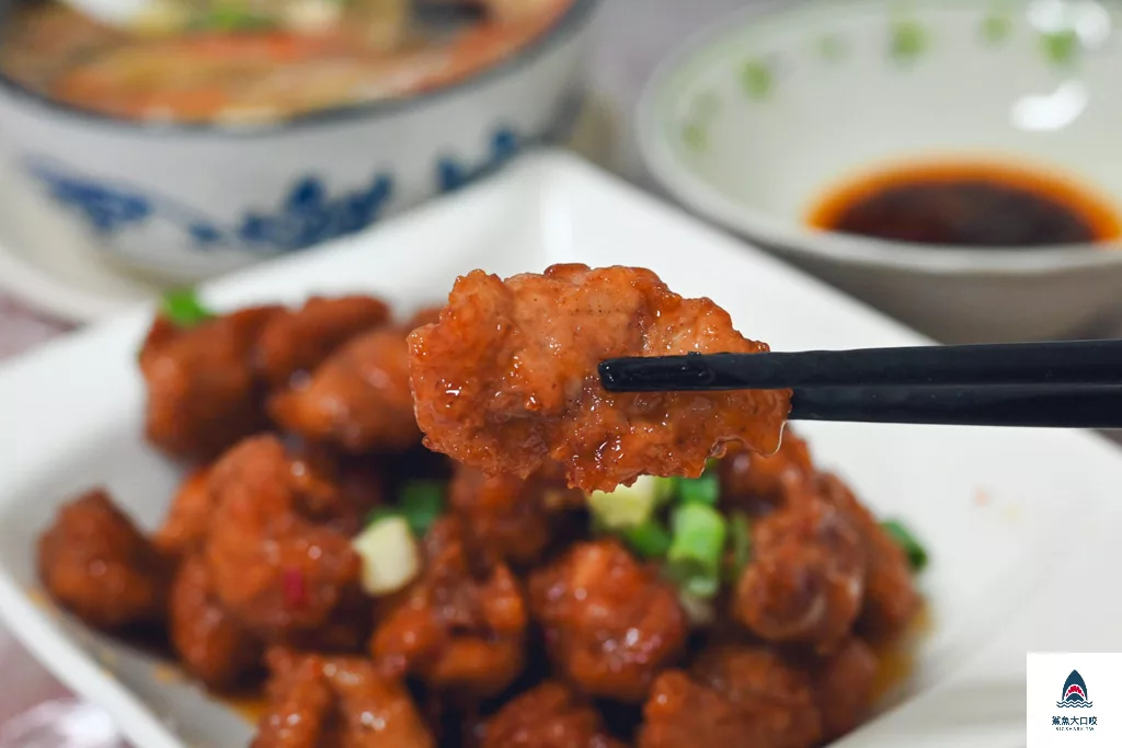 台中家庭聚餐,桃姐廚房菜單,桃姐廚房煎餃,桃姐廚房,台中小吃,台中公司聚餐,台中美食景點,台中大里美食,台中麵店,台中煎餃,台中合菜餐廳 @鯊魚大口咬