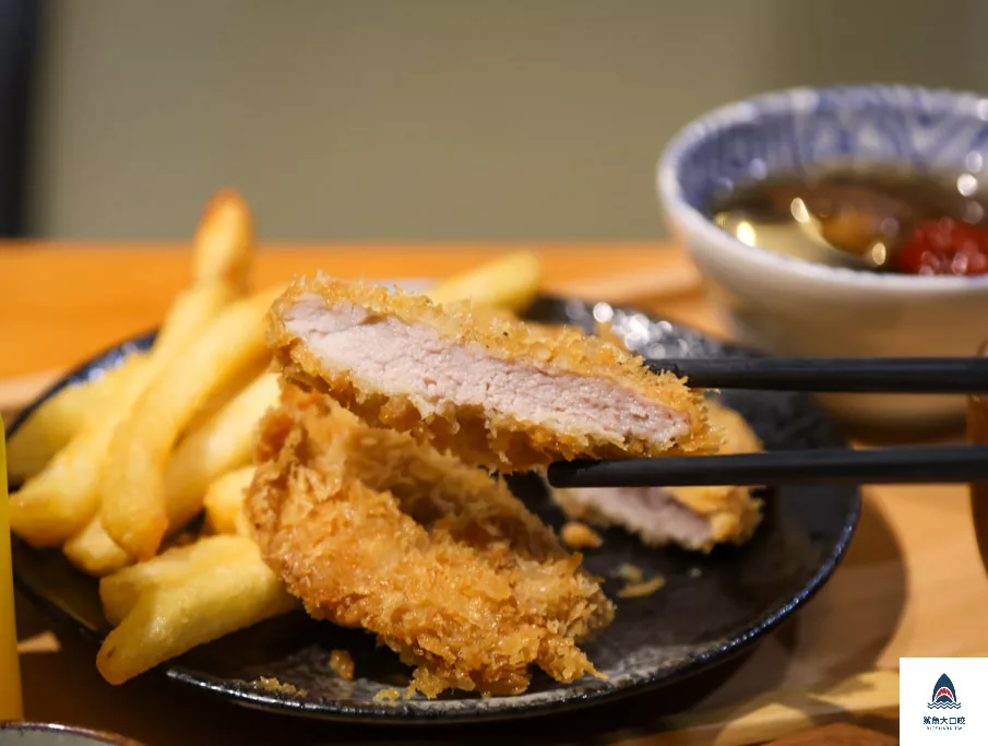 嘉義美食推薦,嘉義豬排推薦,嘉義八谷豬排,嘉義八谷豬排文雅店,八谷豬排咖哩,八谷豬排咖哩菜單 @鯊魚大口咬 嘉義美食推薦,嘉義豬排推薦,嘉義八谷豬排,嘉義八谷豬排文雅店,八谷豬排咖哩,八谷豬排咖哩菜單 @鯊魚大口咬