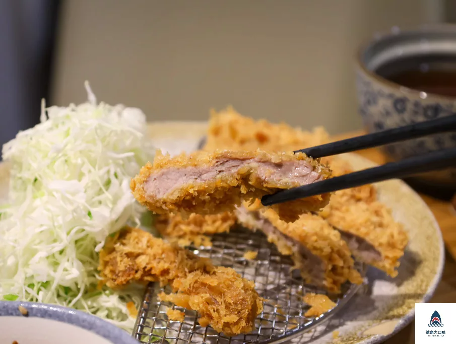 嘉義美食推薦,嘉義豬排推薦,嘉義八谷豬排,嘉義八谷豬排文雅店,八谷豬排咖哩,八谷豬排咖哩菜單 @鯊魚大口咬 嘉義美食推薦,嘉義豬排推薦,嘉義八谷豬排,嘉義八谷豬排文雅店,八谷豬排咖哩,八谷豬排咖哩菜單 @鯊魚大口咬
