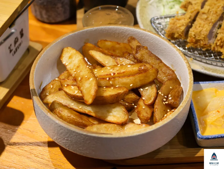 嘉義美食推薦,嘉義豬排推薦,嘉義八谷豬排,嘉義八谷豬排文雅店,八谷豬排咖哩,八谷豬排咖哩菜單 @鯊魚大口咬 嘉義美食推薦,嘉義豬排推薦,嘉義八谷豬排,嘉義八谷豬排文雅店,八谷豬排咖哩,八谷豬排咖哩菜單 @鯊魚大口咬