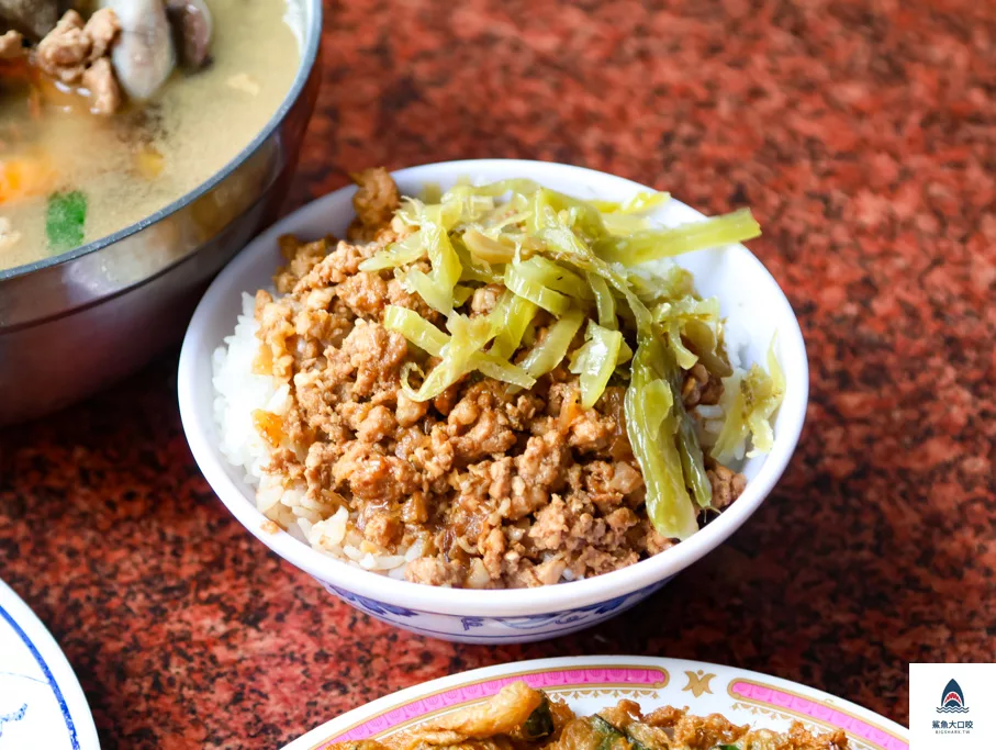 雨傘店阿川麵店地址,雨傘店阿川麵店菜單,埔里美食推薦,雨傘店阿川麵店 @鯊魚大口咬