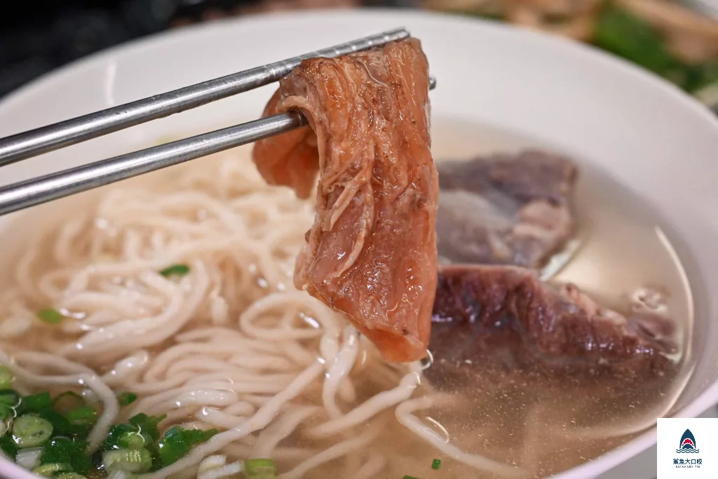 台中必比登美食,西屯牛肉麵,台中美食,西屯區美食,台中牛肉麵,可口牛肉麵,可口牛肉麵必比登,可口牛肉麵菜單,台中,台中必比登推薦 @鯊魚大口咬