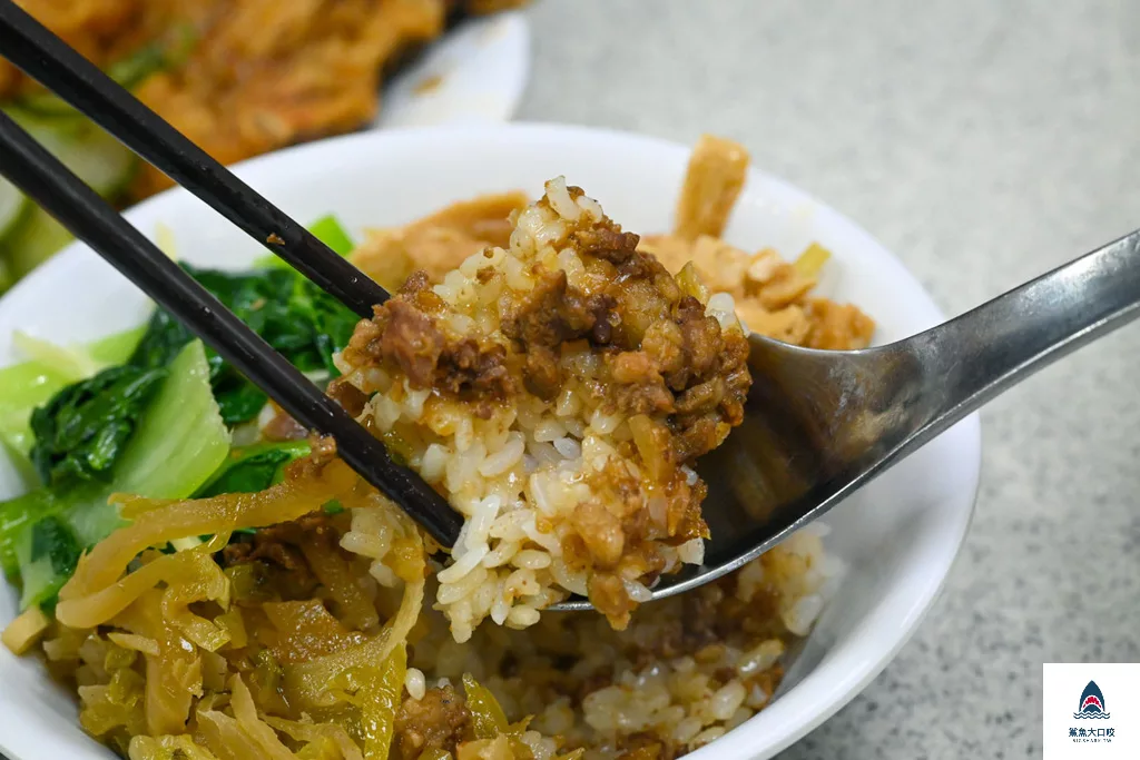金園排骨菜單,台北炸排骨飯,萬華排骨,西門便當店,金園排骨,金園炸排骨,金園排骨西門,金園排骨台北,台北美食,西門町小吃,台北好吃排骨,西門町排骨,西門町美食,金園排骨分店,西門美食 @鯊魚大口咬