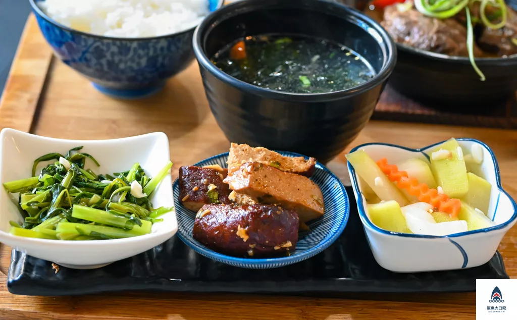 南屯美食推薦,台中家庭料理,台中家常美食餐廳,台中家料理,南屯家料理,南屯家料理菜單,南屯便當推薦 @鯊魚大口咬 南屯美食推薦,台中家庭料理,台中家常美食餐廳,台中家料理,南屯家料理,南屯家料理菜單,南屯便當推薦 @鯊魚大口咬