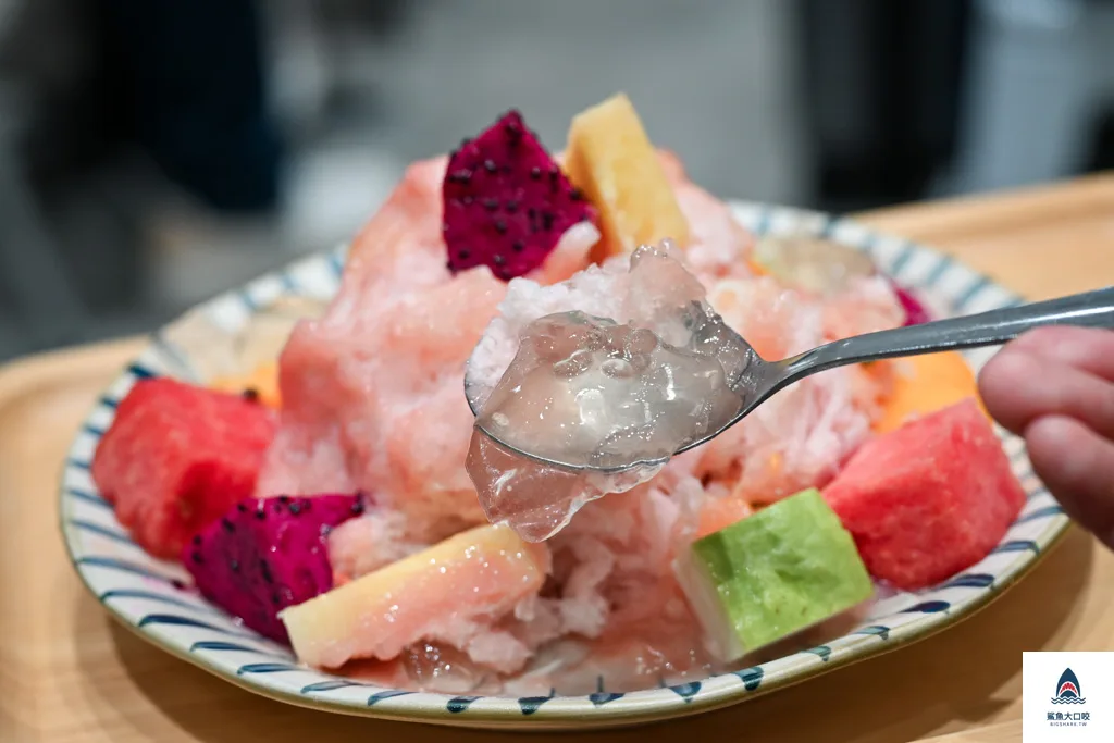 老喬冰菓室,老喬冰果室菜單,台中雪花冰推薦,台中北屯冰品,台中北屯冰店,台中北屯吃冰推薦,台中北屯甜湯,台中冰品,台中吃冰推薦,台中剉冰,台中好吃雪花冰,台中冰店,台中水果冰,台中刨冰,台中雪花冰 @鯊魚大口咬 老喬冰菓室,老喬冰果室菜單,台中雪花冰推薦,台中北屯冰品,台中北屯冰店,台中北屯吃冰推薦,台中北屯甜湯,台中冰品,台中吃冰推薦,台中剉冰,台中好吃雪花冰,台中冰店,台中水果冰,台中刨冰,台中雪花冰 @鯊魚大口咬