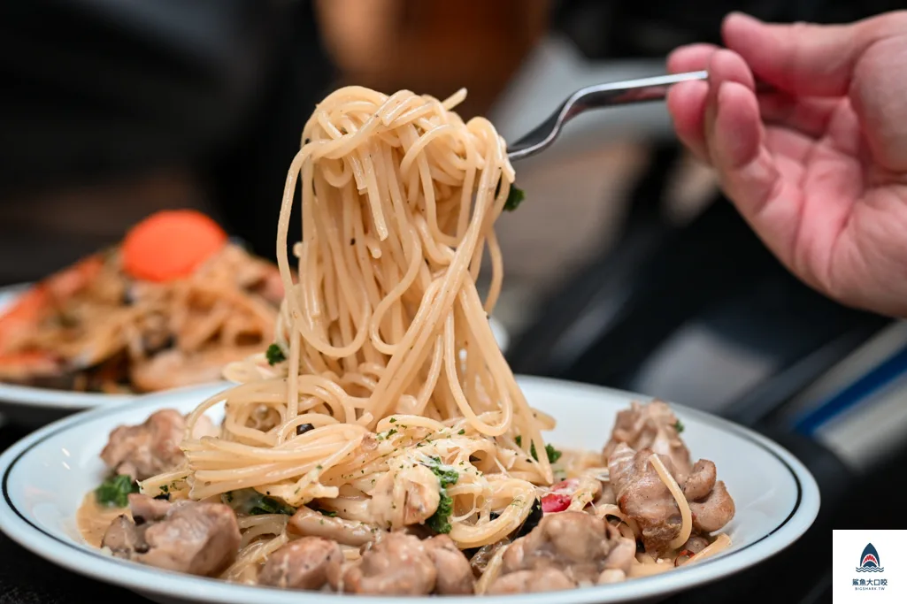 外帶有間義大利麵,有一間義大利麵,又一間商行SPAGHETTI,又一間商行 @鯊魚大口咬 外帶有間義大利麵,有一間義大利麵,又一間商行SPAGHETTI,又一間商行 @鯊魚大口咬