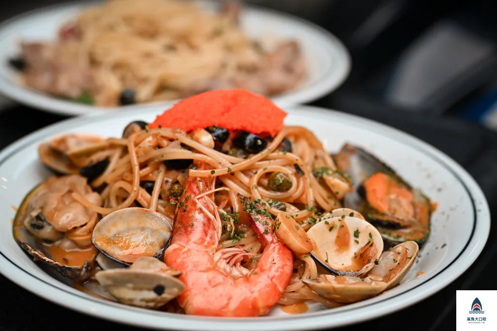 又一間商行,外帶有間義大利麵,有一間義大利麵,又一間商行SPAGHETTI @鯊魚大口咬