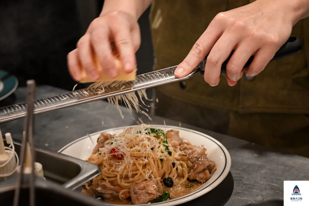 外帶有間義大利麵,有一間義大利麵,又一間商行SPAGHETTI,又一間商行 @鯊魚大口咬 外帶有間義大利麵,有一間義大利麵,又一間商行SPAGHETTI,又一間商行 @鯊魚大口咬