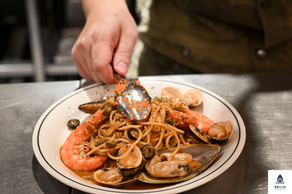 外帶有間義大利麵,有一間義大利麵,又一間商行SPAGHETTI,又一間商行 @鯊魚大口咬 外帶有間義大利麵,有一間義大利麵,又一間商行SPAGHETTI,又一間商行 @鯊魚大口咬