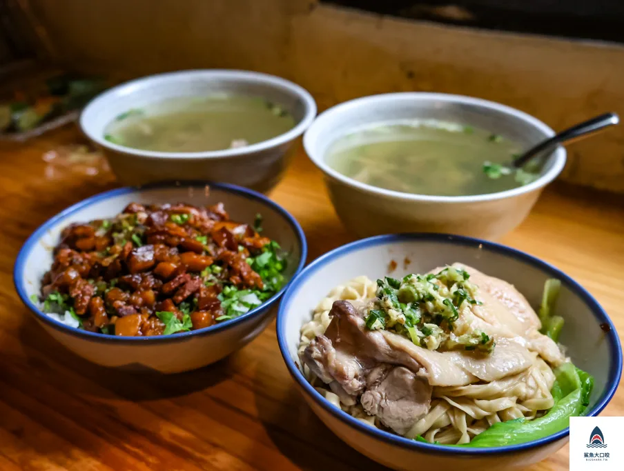 台中文青麵店,台中北區美食推薦,桂蘭麵,桂蘭麵菜單 @鯊魚大口咬