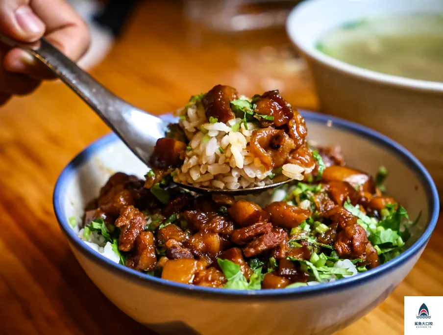 台中文青麵店,台中北區美食推薦,桂蘭麵,桂蘭麵菜單 @鯊魚大口咬