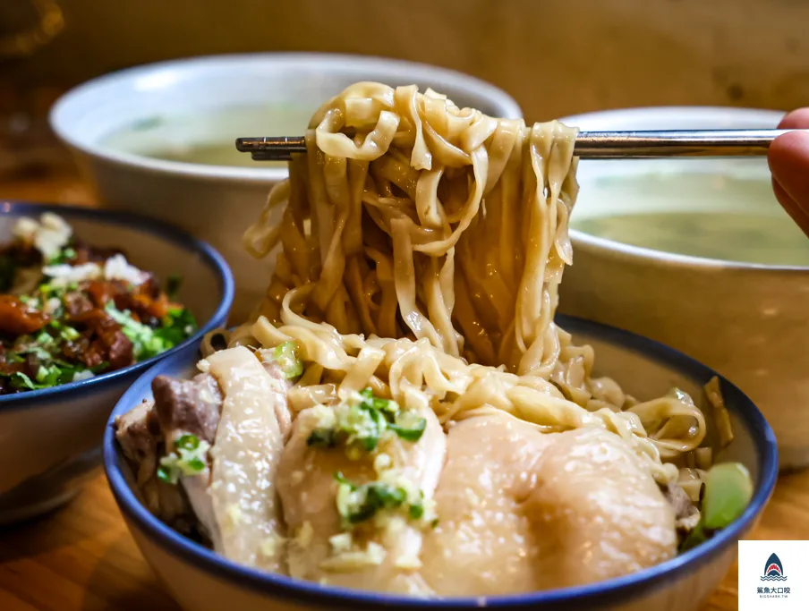 台中文青麵店,台中北區美食推薦,桂蘭麵,桂蘭麵菜單 @鯊魚大口咬
