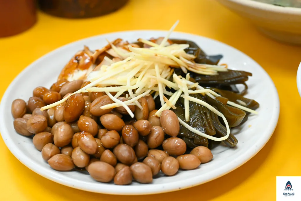 樂群街美食,台中西區早餐,第五市場美食地圖,第五市場美食 台中,正老牌魷魚羹,台中西區美食,台中西區小吃,第五市場美食 @鯊魚大口咬