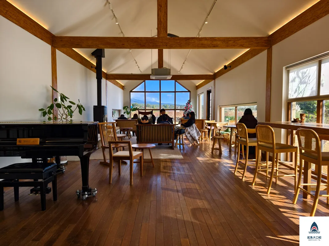 Cafe Eulli,濟州島咖啡廳,濟州咖啡廳,濟州網美咖啡廳,山茶花之丘咖啡廳 @鯊魚大口咬