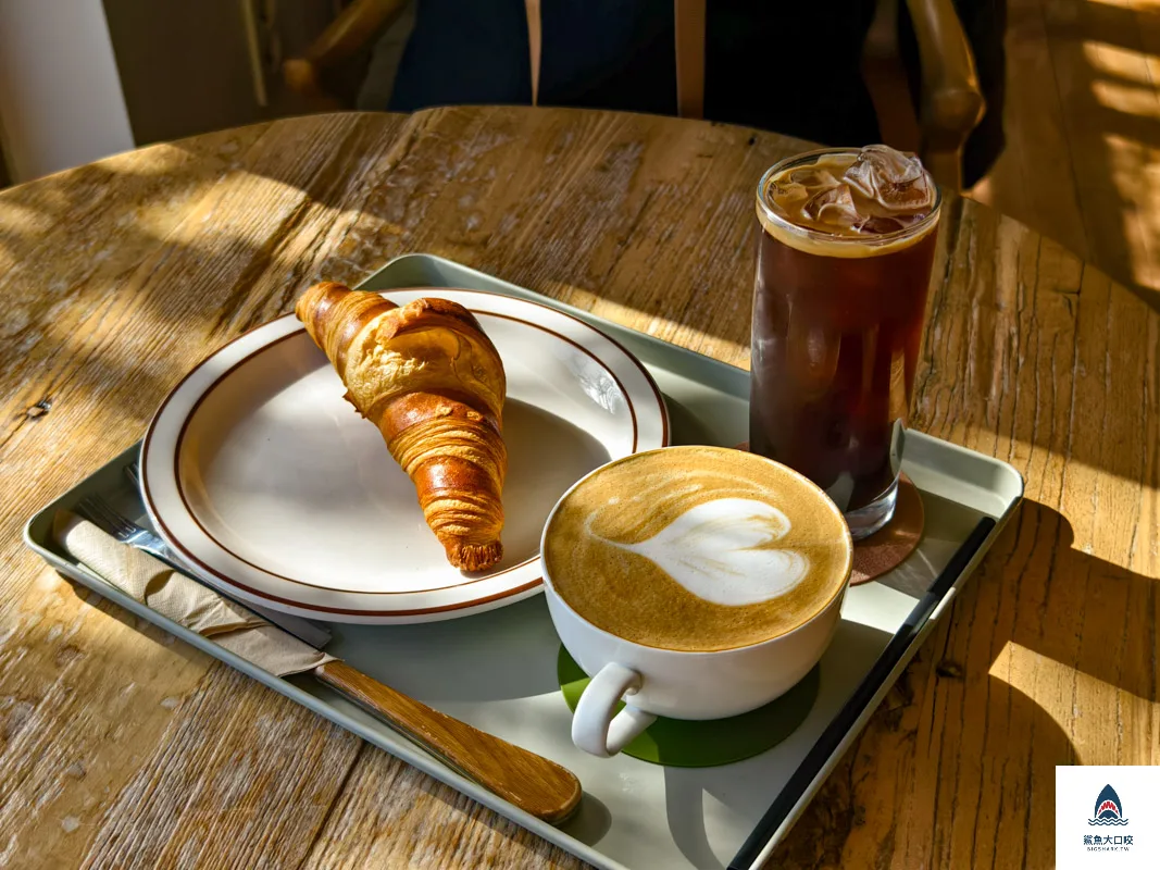 Cafe Eulli,濟州島咖啡廳,濟州咖啡廳,濟州網美咖啡廳,山茶花之丘咖啡廳 @鯊魚大口咬