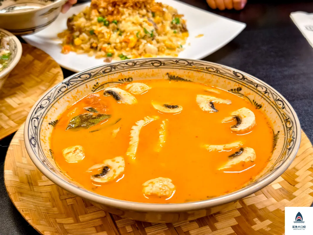 布達佩斯越南料理,布達佩斯越南河粉Quán Nón Budapest,Quán Nón Budapest @鯊魚大口咬