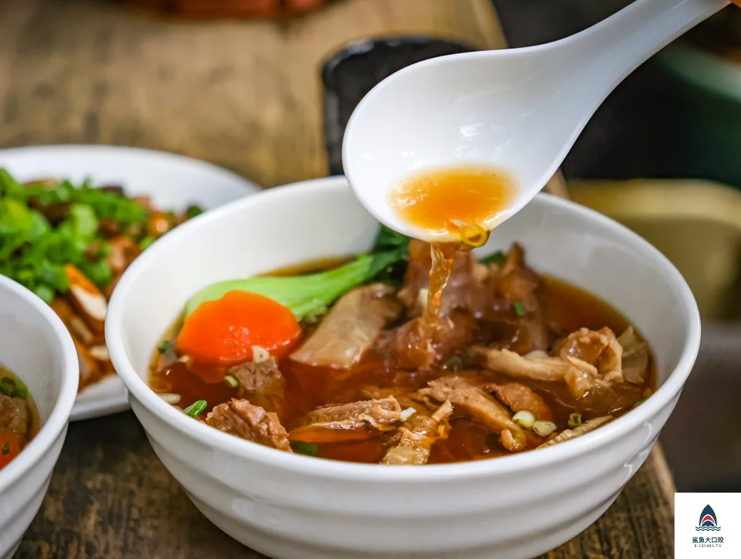 台中牛肉麵推薦,大雅牛肉麵,大雅松居牛肉麵,松居食堂菜單 @鯊魚大口咬