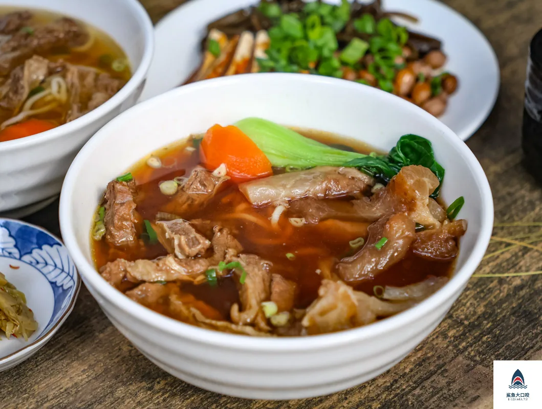 台中牛肉麵推薦,大雅牛肉麵,大雅松居牛肉麵,松居食堂菜單 @鯊魚大口咬