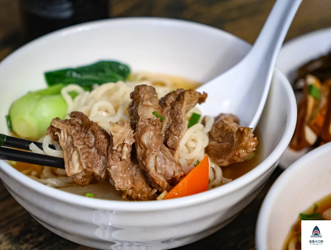 台中牛肉麵推薦,大雅牛肉麵,大雅松居牛肉麵,松居食堂菜單 @鯊魚大口咬