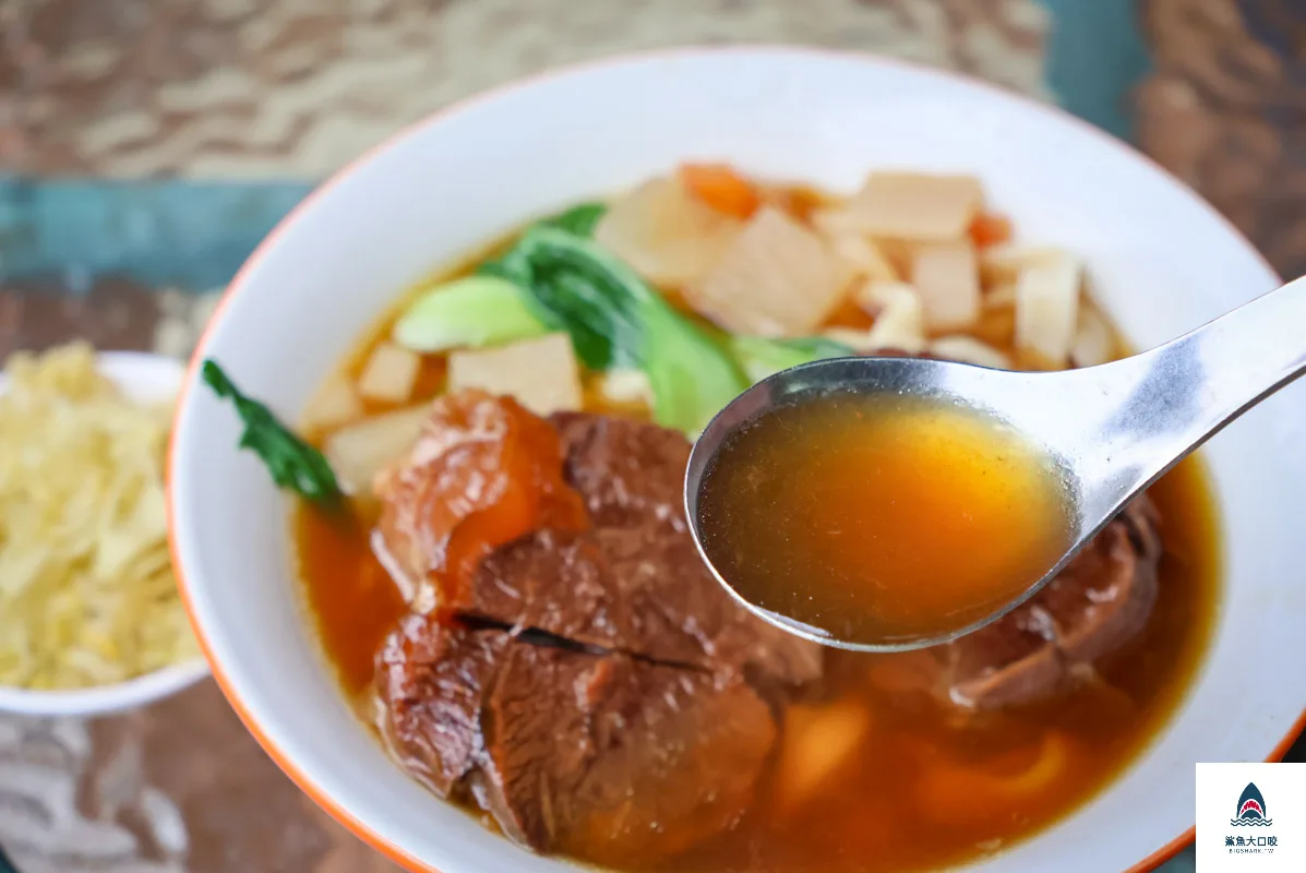 半島牛肉麵,半島牛肉麵菜單 @鯊魚大口咬
