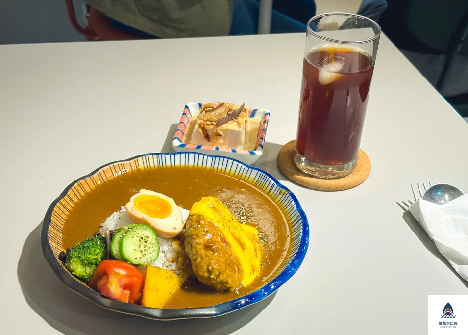 捲捲咖哩,台中南屯美食,台中好吃咖哩 @鯊魚大口咬