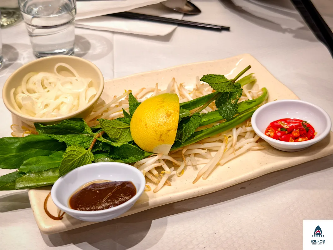 巴黎美食,PHO 14 Opera @鯊魚大口咬