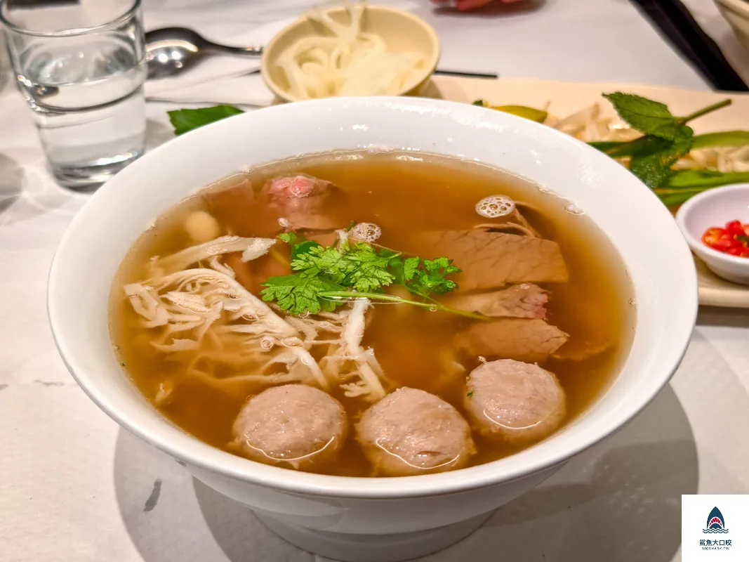 巴黎美食,PHO 14 Opera @鯊魚大口咬