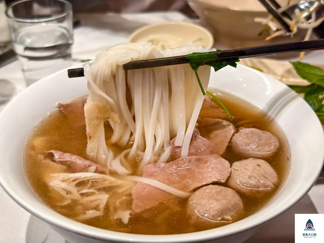 巴黎美食,PHO 14 Opera @鯊魚大口咬