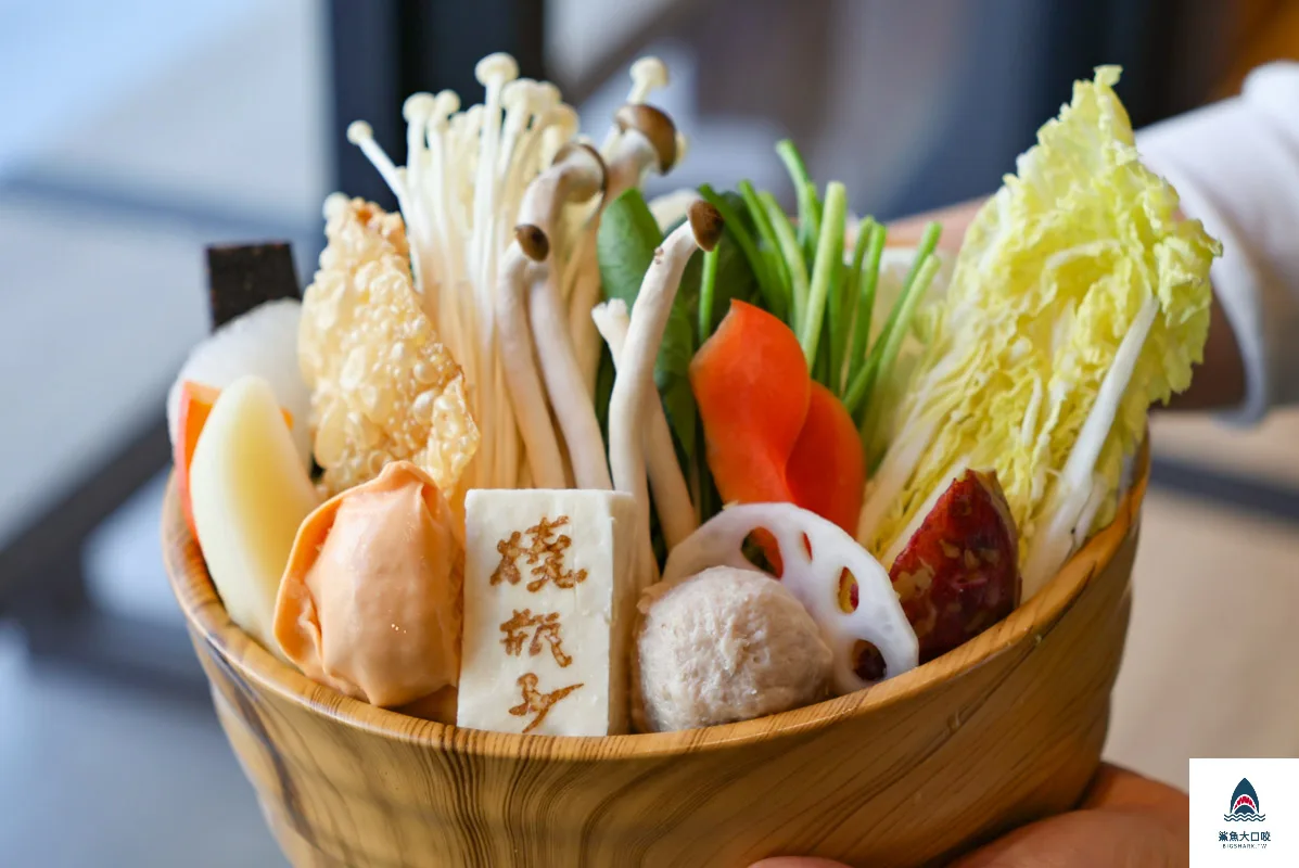 台中火鍋推薦,燒瓶子美村店 @鯊魚大口咬