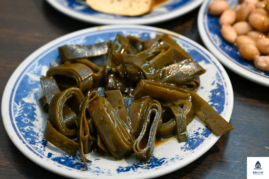 台中西區牛肉麵,台中小吃美食,台中牛肉麵,六六順牛肉麵,六六順牛肉麵地址,六六順牛肉麵電話,六六順牛肉麵營業時間,六六順牛肉麵菜單 @鯊魚大口咬