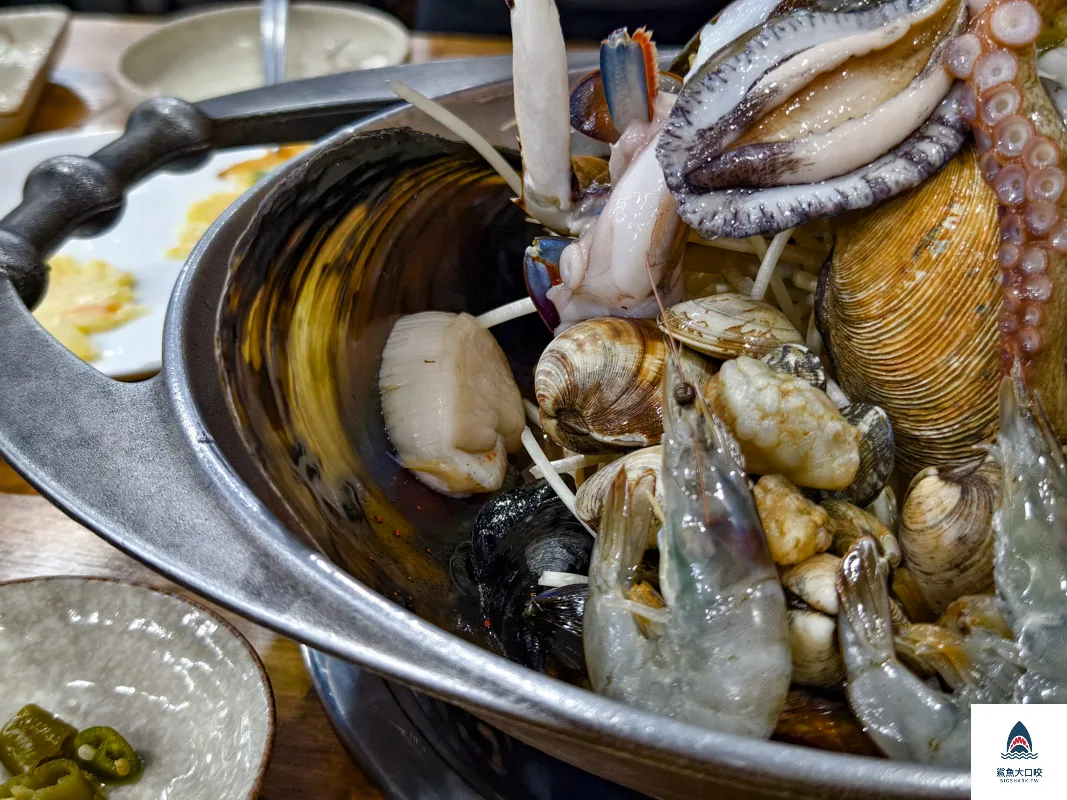 濟州三姓穴海鮮湯,三姓穴海鮮湯西歸浦店,三姓穴海鮮湯價位,西歸浦美食,濟州島美食,濟州島必吃 @鯊魚大口咬 濟州三姓穴海鮮湯,三姓穴海鮮湯西歸浦店,三姓穴海鮮湯價位,西歸浦美食,濟州島美食,濟州島必吃 @鯊魚大口咬