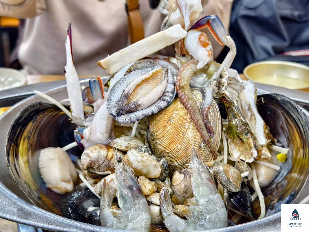濟州三姓穴海鮮湯,三姓穴海鮮湯西歸浦店,三姓穴海鮮湯價位,西歸浦美食,濟州島美食,濟州島必吃 @鯊魚大口咬 濟州三姓穴海鮮湯,三姓穴海鮮湯西歸浦店,三姓穴海鮮湯價位,西歸浦美食,濟州島美食,濟州島必吃 @鯊魚大口咬