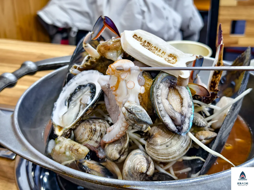 濟州三姓穴海鮮湯,三姓穴海鮮湯西歸浦店,三姓穴海鮮湯價位,西歸浦美食,濟州島美食,濟州島必吃 @鯊魚大口咬 濟州三姓穴海鮮湯,三姓穴海鮮湯西歸浦店,三姓穴海鮮湯價位,西歸浦美食,濟州島美食,濟州島必吃 @鯊魚大口咬