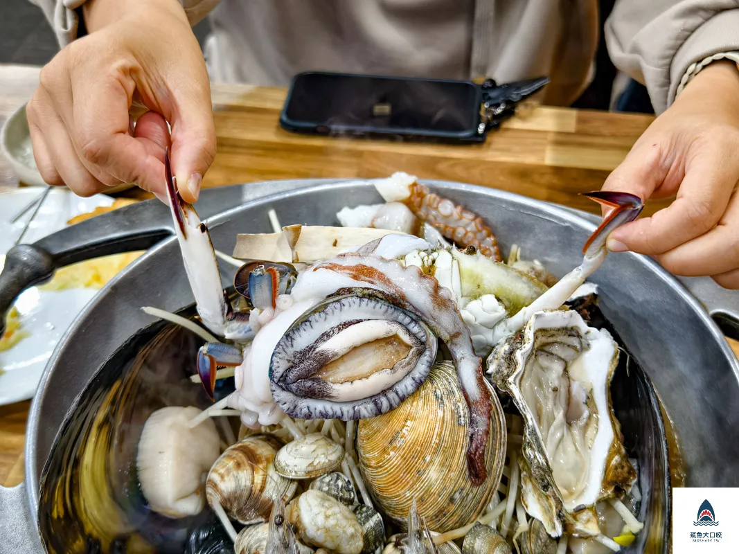 濟州三姓穴海鮮湯,三姓穴海鮮湯西歸浦店,三姓穴海鮮湯價位,西歸浦美食,濟州島美食,濟州島必吃 @鯊魚大口咬 濟州三姓穴海鮮湯,三姓穴海鮮湯西歸浦店,三姓穴海鮮湯價位,西歸浦美食,濟州島美食,濟州島必吃 @鯊魚大口咬