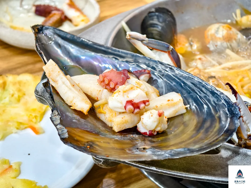 濟州三姓穴海鮮湯,三姓穴海鮮湯西歸浦店,三姓穴海鮮湯價位,西歸浦美食,濟州島美食,濟州島必吃 @鯊魚大口咬 濟州三姓穴海鮮湯,三姓穴海鮮湯西歸浦店,三姓穴海鮮湯價位,西歸浦美食,濟州島美食,濟州島必吃 @鯊魚大口咬