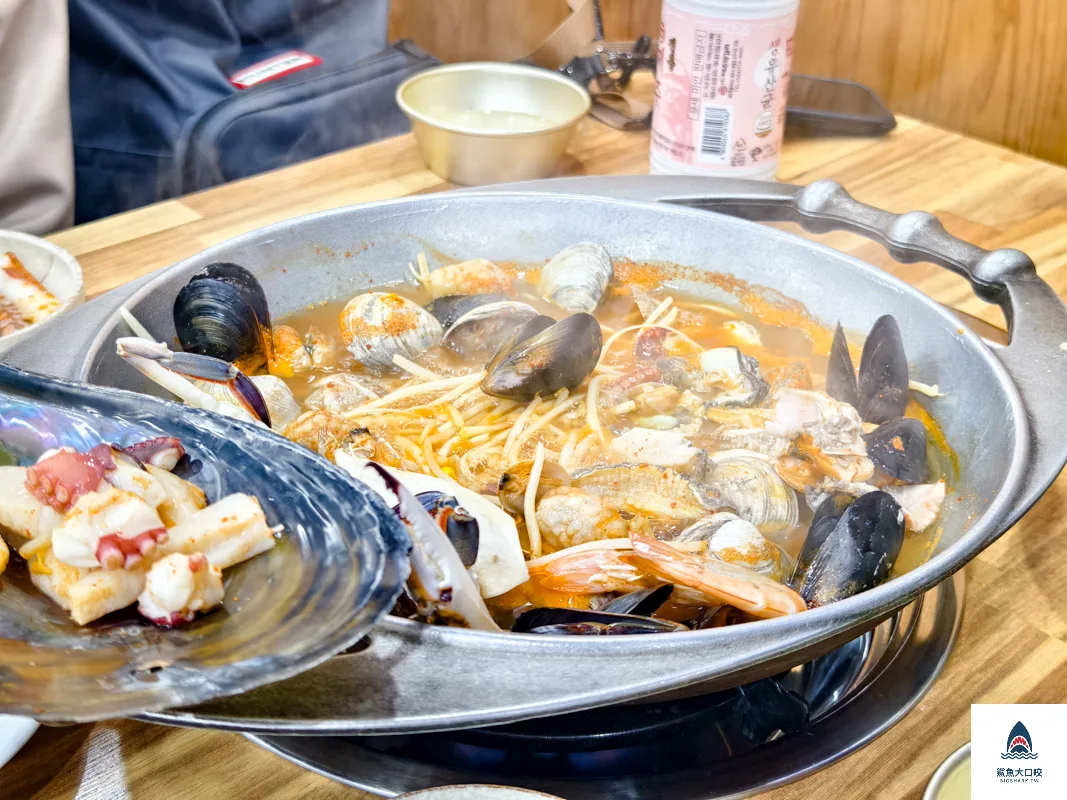 濟州三姓穴海鮮湯,三姓穴海鮮湯西歸浦店,三姓穴海鮮湯價位,西歸浦美食,濟州島美食,濟州島必吃 @鯊魚大口咬 濟州三姓穴海鮮湯,三姓穴海鮮湯西歸浦店,三姓穴海鮮湯價位,西歸浦美食,濟州島美食,濟州島必吃 @鯊魚大口咬