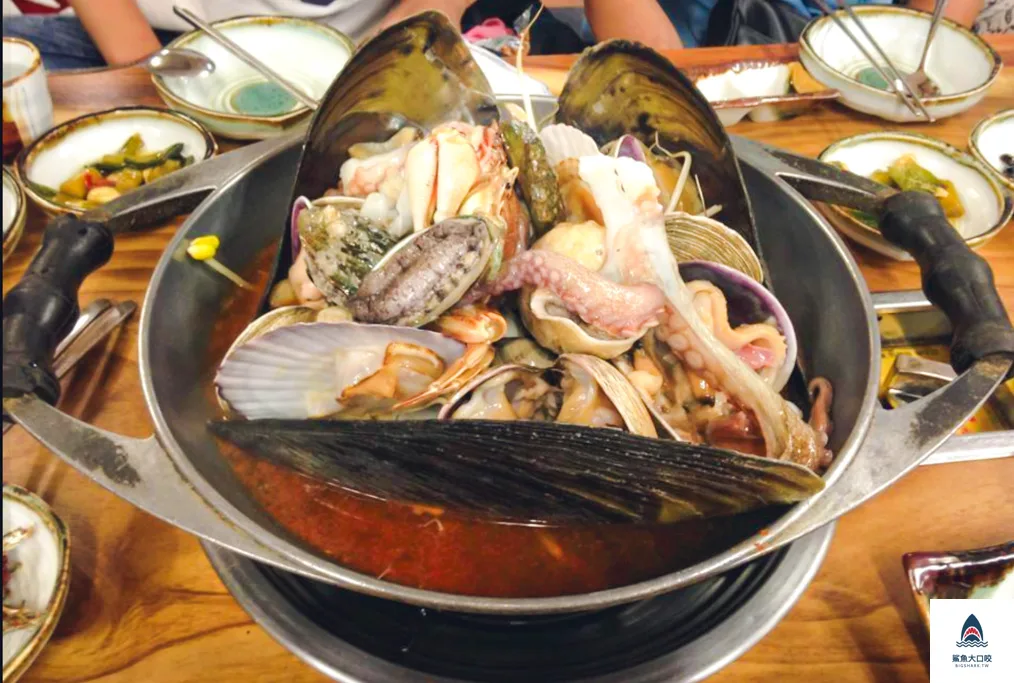 濟州三姓穴海鮮湯,三姓穴海鮮湯西歸浦店,三姓穴海鮮湯價位,西歸浦美食,濟州島美食,濟州島必吃 @鯊魚大口咬 濟州三姓穴海鮮湯,三姓穴海鮮湯西歸浦店,三姓穴海鮮湯價位,西歸浦美食,濟州島美食,濟州島必吃 @鯊魚大口咬