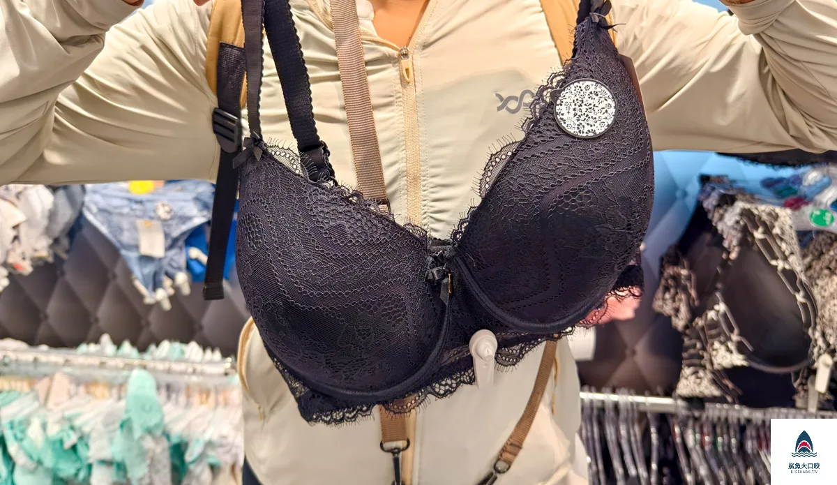 KiK @鯊魚大口咬 KiK @鯊魚大口咬