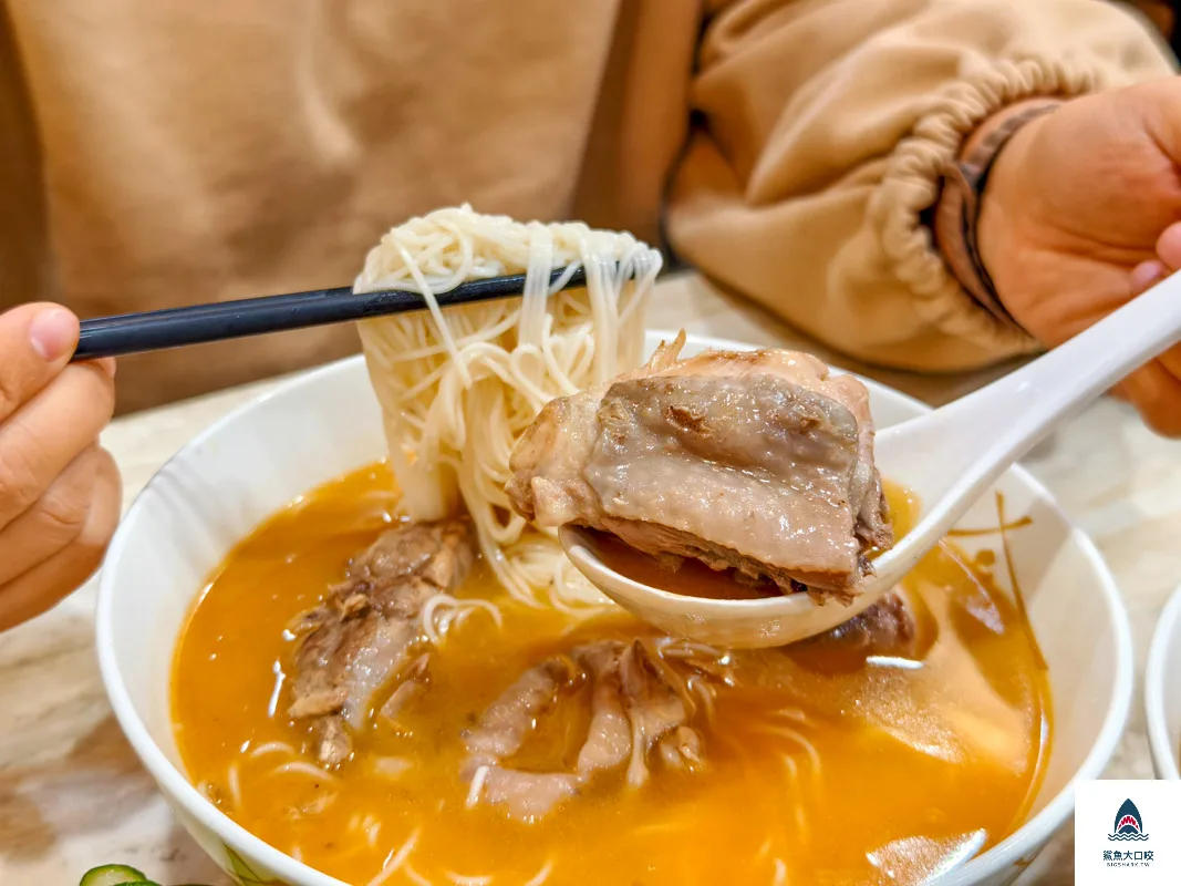 台中麻油雞,台中米其林必比登推薦,羅家古早味 @鯊魚大口咬