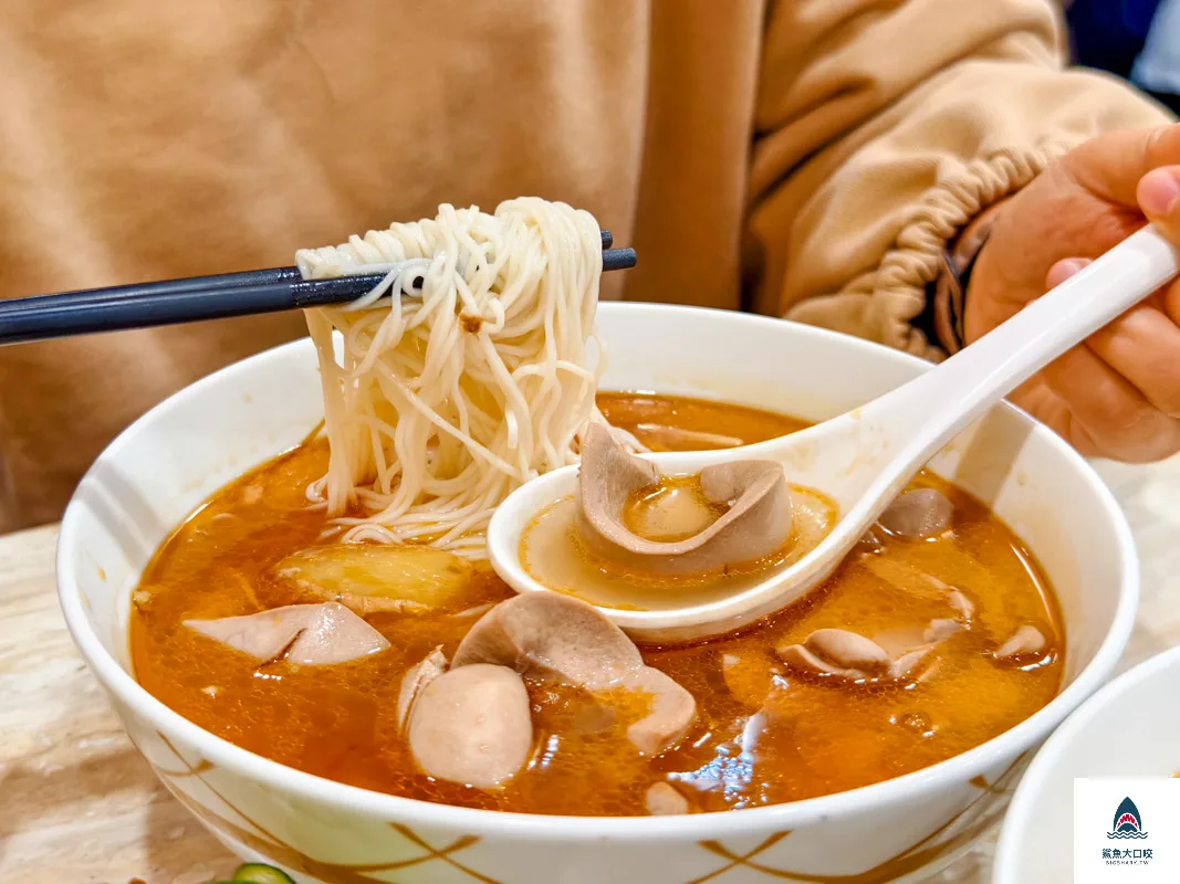 台中麻油雞,台中米其林必比登推薦,羅家古早味 @鯊魚大口咬 台中麻油雞,台中米其林必比登推薦,羅家古早味 @鯊魚大口咬